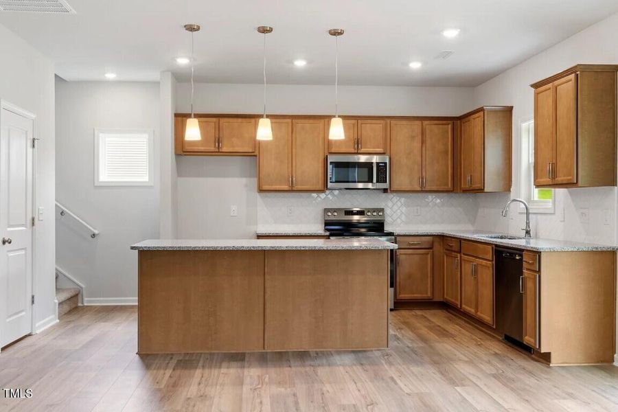 135 Cordoba Dr Photos-6 (Medium)