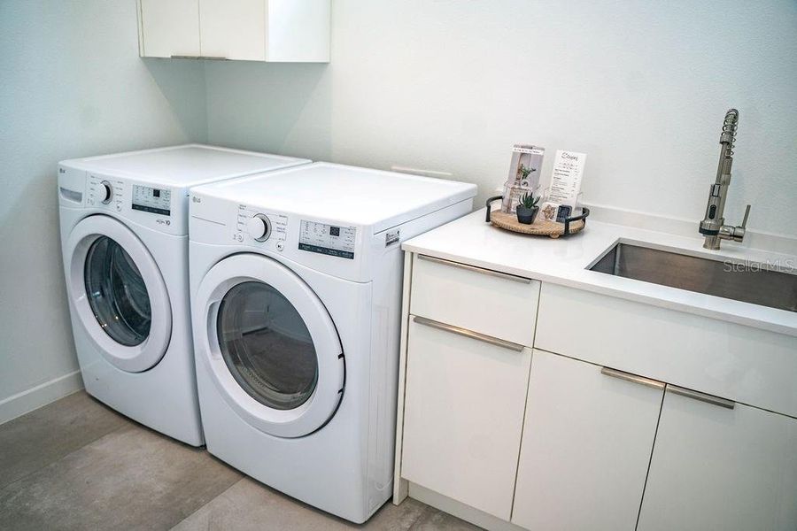 Furnished interior view inside a new home in , Sarasota (Image 43).