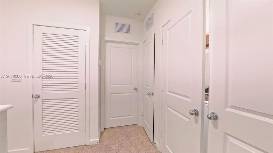 Spacious, unfurnished interior of a new home in , Florida City (Image 40).