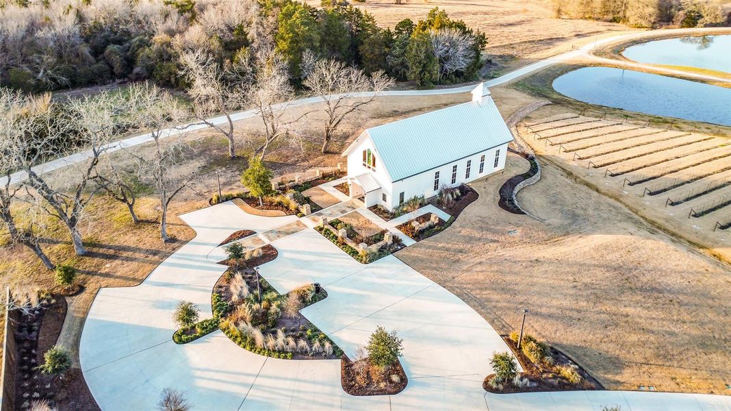 Community amenities in Chambers Creek, Willis (Image 40).