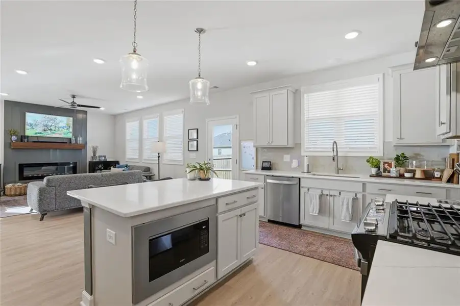 Furnished interior view inside a new home in Avenbrook, Mableton (Image 12).