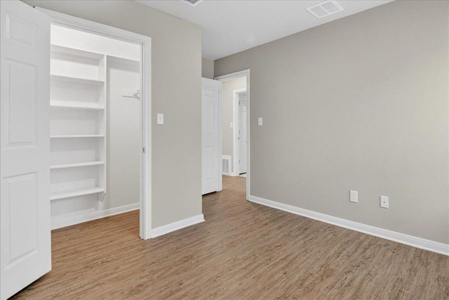 Spacious, unfurnished interior of a new home in , Waco (Image 23).