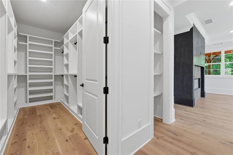 Spacious, unfurnished interior of a new home in , Bethlehem (Image 77).