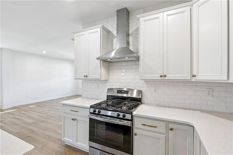 Furnished interior view inside a new home in Poplar Place, Dallas (Image 11).