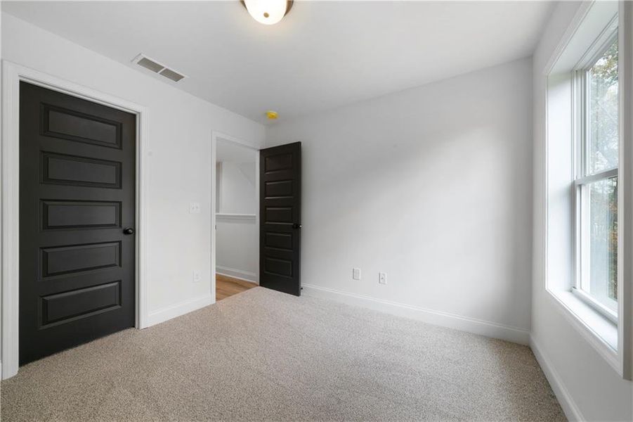 Spacious, unfurnished interior of a new home in , Dallas (Image 11).