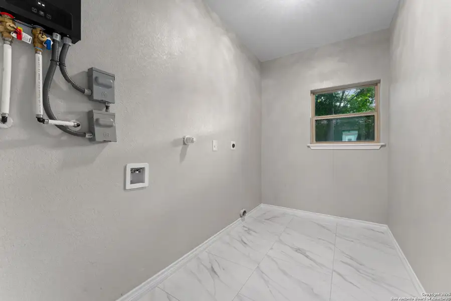 Spacious, unfurnished interior of a new home in , Poteet (Image 16). Spacious, unfurnished interior of a new home in , Poteet (Image 16).