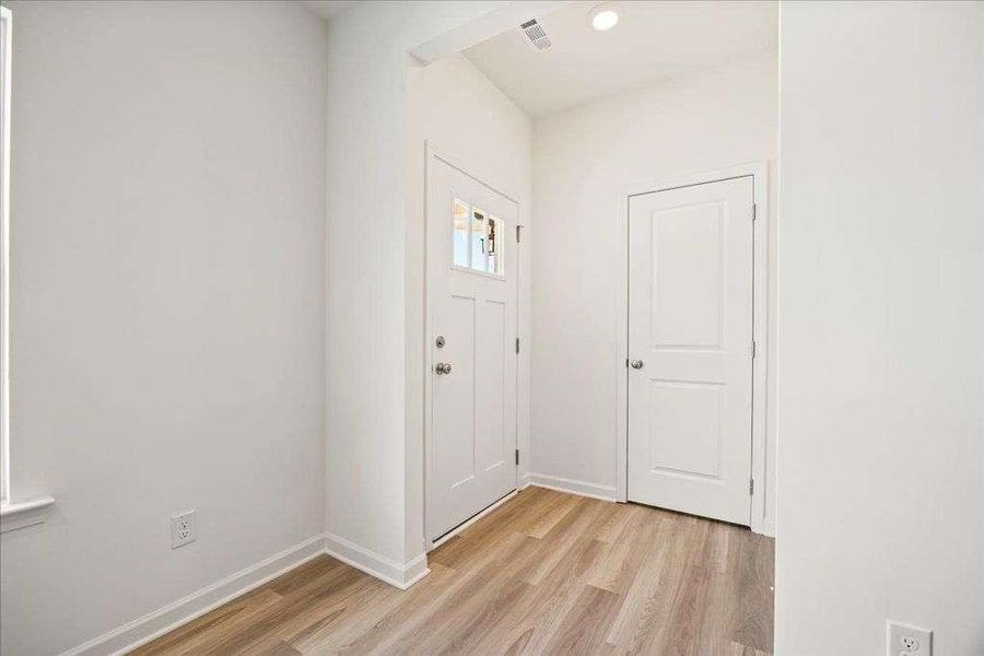 Spacious, unfurnished interior of a new home in , Conyers (Image 20).