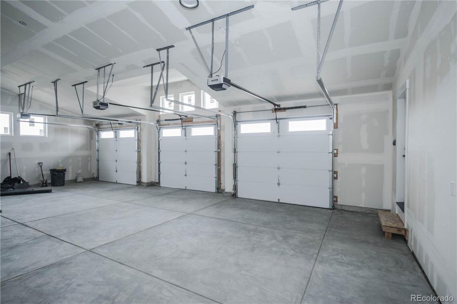 Spacious, unfurnished interior of a new home in , Kiowa (Image 39).