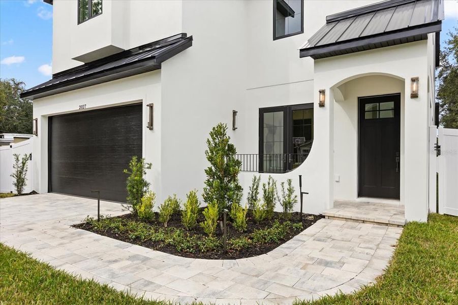 Exterior details and patio area of a home in , Orlando (Image 4). Exterior details and patio area of a home in , Orlando (Image 4).