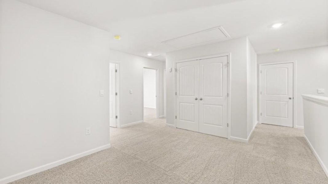 Spacious, unfurnished interior of a new home in Falcon Landing, Gainesville (Image 20).