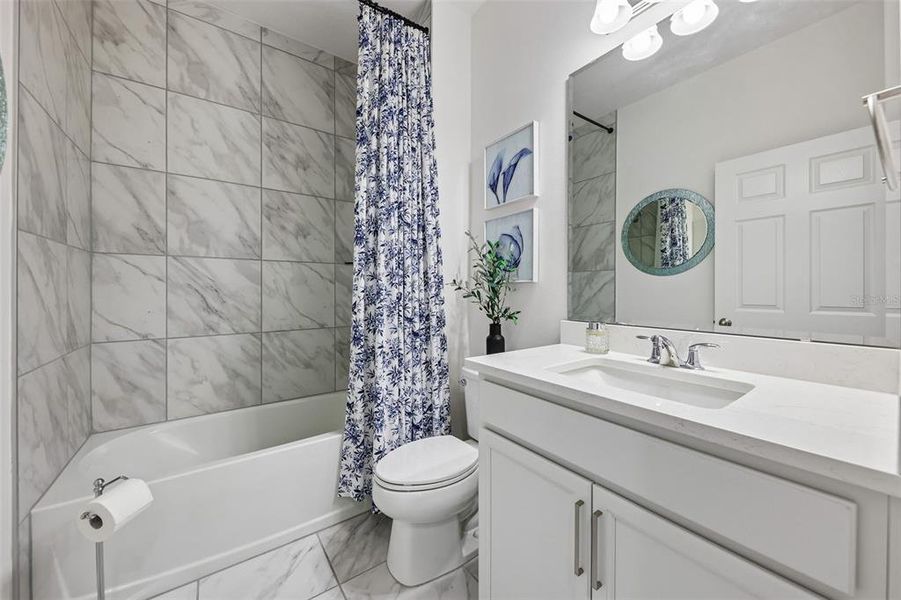 Furnished interior view inside a new home in , Mount Dora (Image 16).
