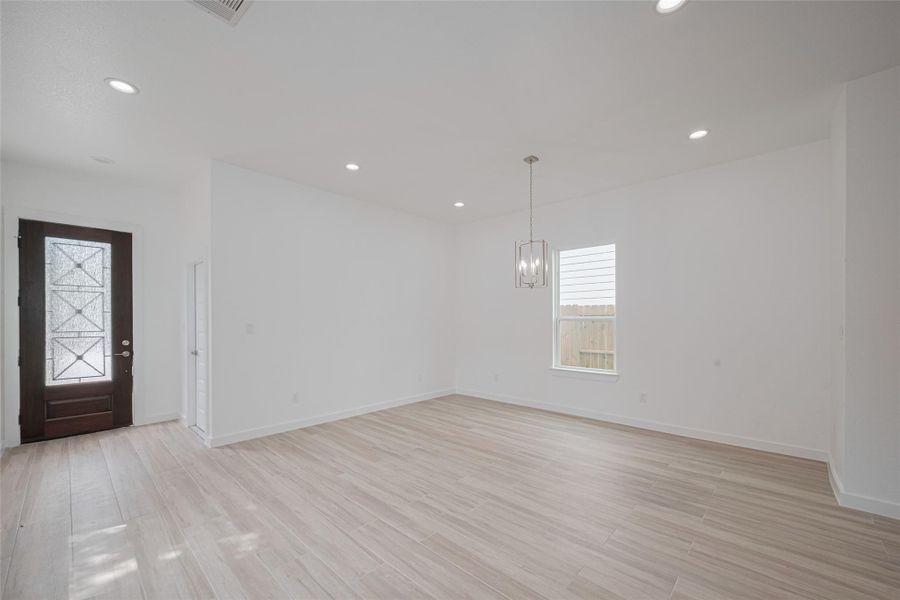 Spacious, unfurnished interior of a new home in , Houston (Image 27).