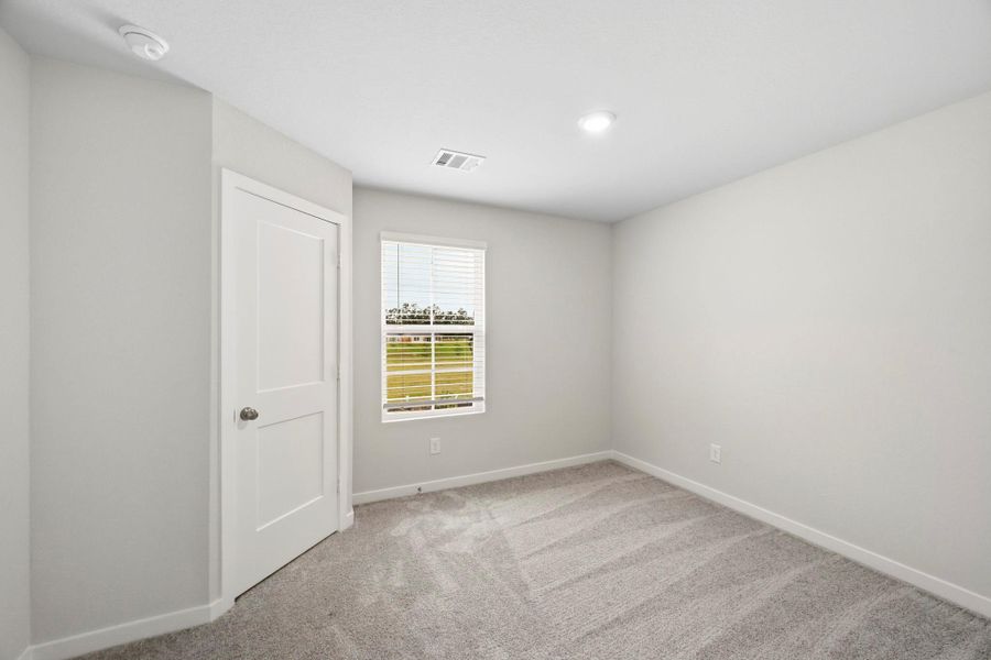 Spacious, unfurnished interior of a new home in Crockett Meadows, Conroe (Image 13).