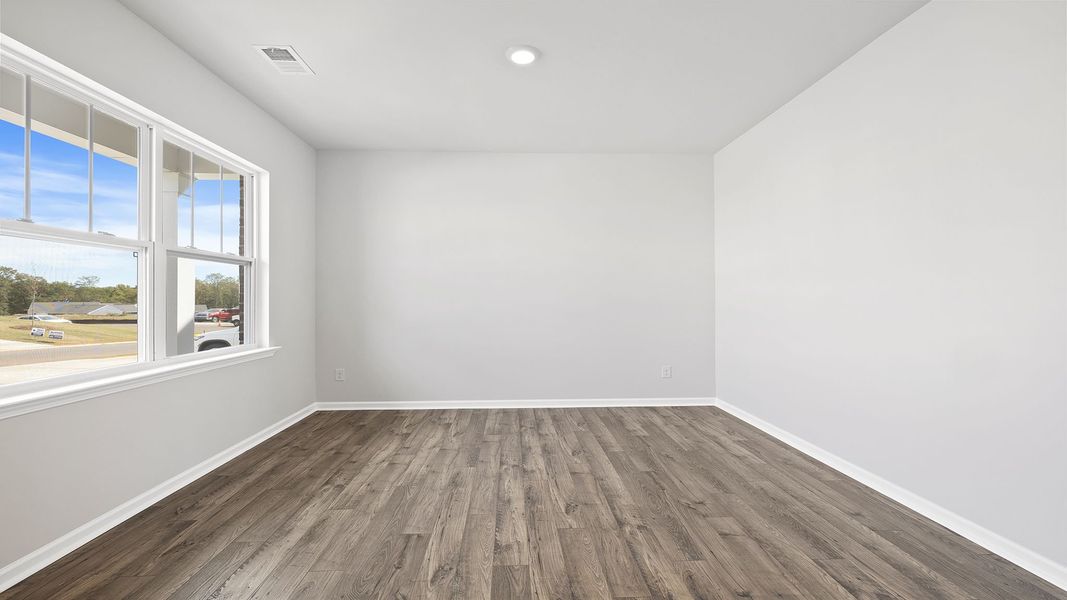 Spacious, unfurnished interior of a new home in Sage Grove, Lyman (Image 15).