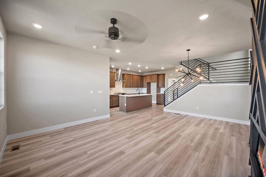 Spacious, unfurnished interior of a new home in Pony Park, Colorado Springs (Image 17).