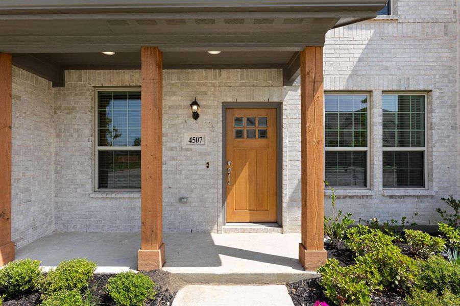 4507 Avion-Porch-1