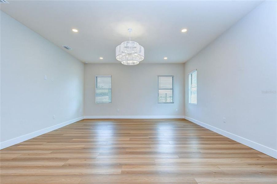 Spacious, unfurnished interior of a new home in , Tampa (Image 66).