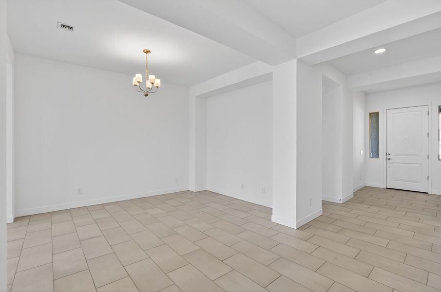 Spacious, unfurnished interior of a new home in Stonehaven, Glendale (Image 29).