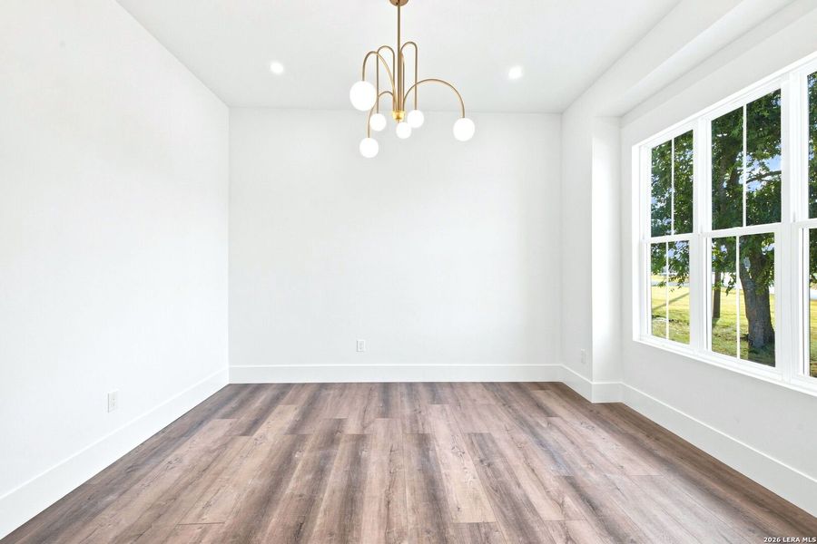 Spacious, unfurnished interior of a new home in , Bandera (Image 22).