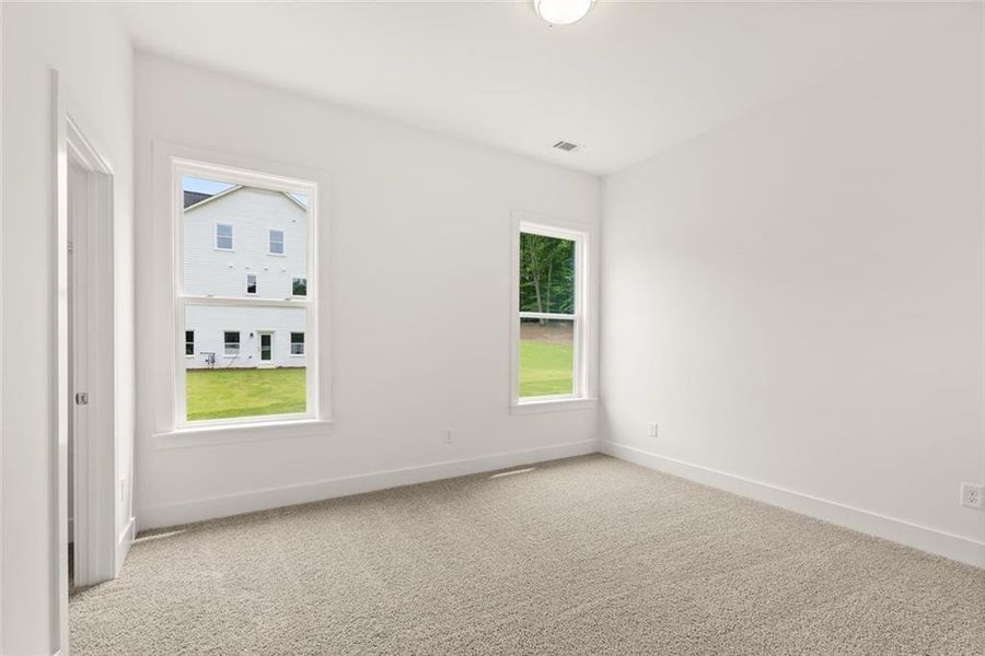 Spacious, unfurnished interior of a new home in , Gainesville (Image 32).