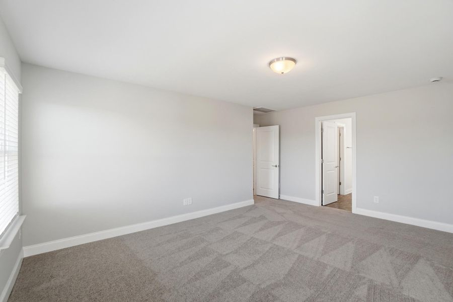 Spacious, unfurnished interior of a new home in Summerlin, Mooresville (Image 38).