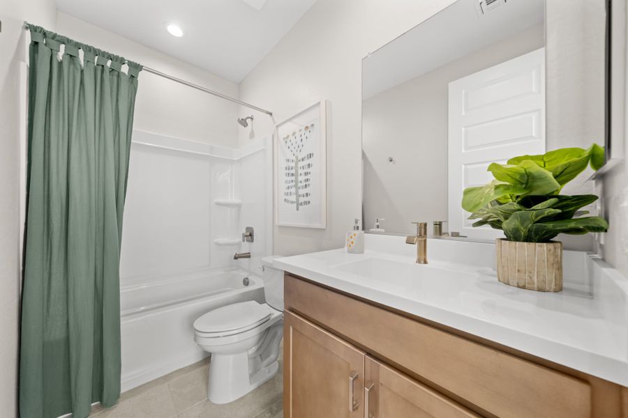 Bath 3 | Radiance Floorplan | Elara at Moonlight | New Homes in Maricopa, AZ by Landsea Homes Bath 3 | Radiance Floorplan | Elara at Moonlight | New Homes in Maricopa, AZ by Landsea Homes