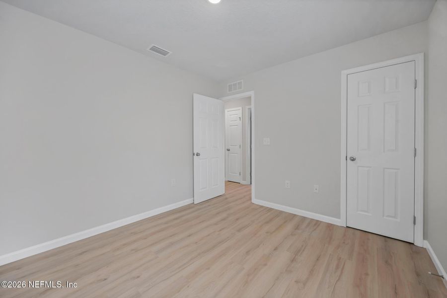 Spacious, unfurnished interior of a new home in , Jacksonville (Image 20).