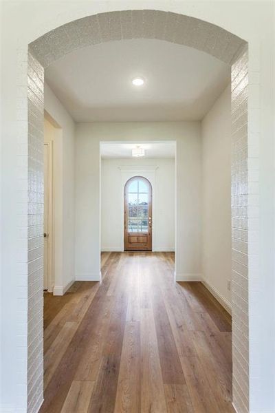 Spacious, unfurnished interior of a new home in , Aledo (Image 13).