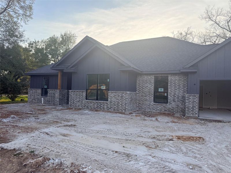 Image 6 of a home in .