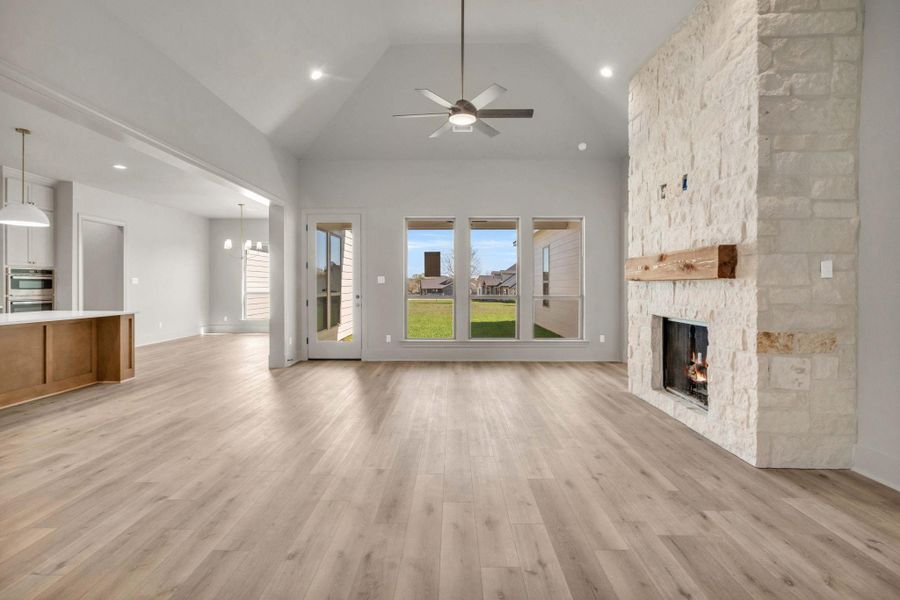 Spacious, unfurnished interior of a new home in Chapel Bend, Montgomery (Image 27).