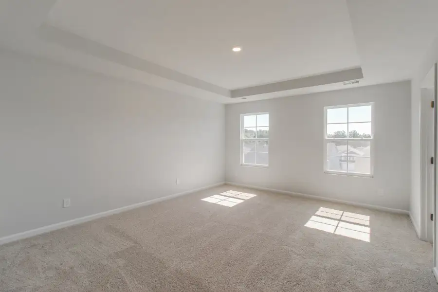Spacious, unfurnished interior of a new home in Bluefield, Lexington (Image 23).
