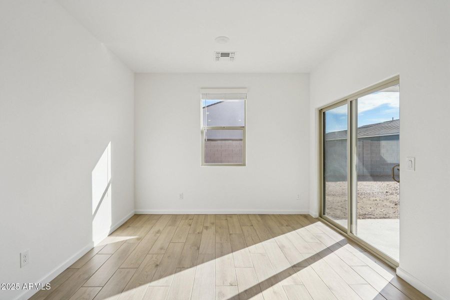 17-web-or-mls-W Mellen Ln-S0512-015