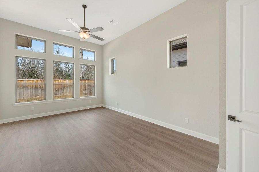 Spacious, unfurnished interior of a new home in Kresston, Magnolia (Image 22).