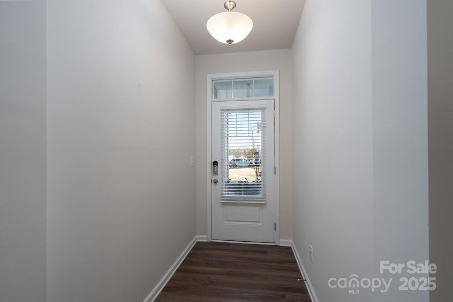 Spacious, unfurnished interior of a new home in Somerset, Fort Mill (Image 24).