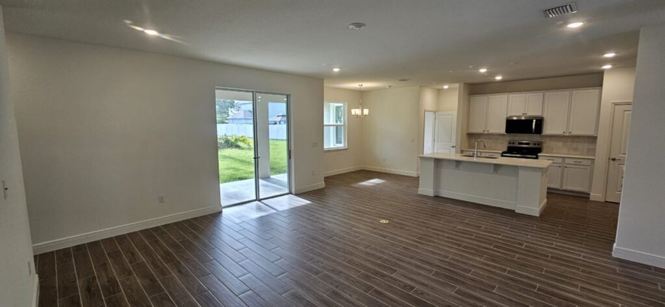 Spacious, unfurnished interior of a new home in Palm Coast, Palm Coast (Image 6).