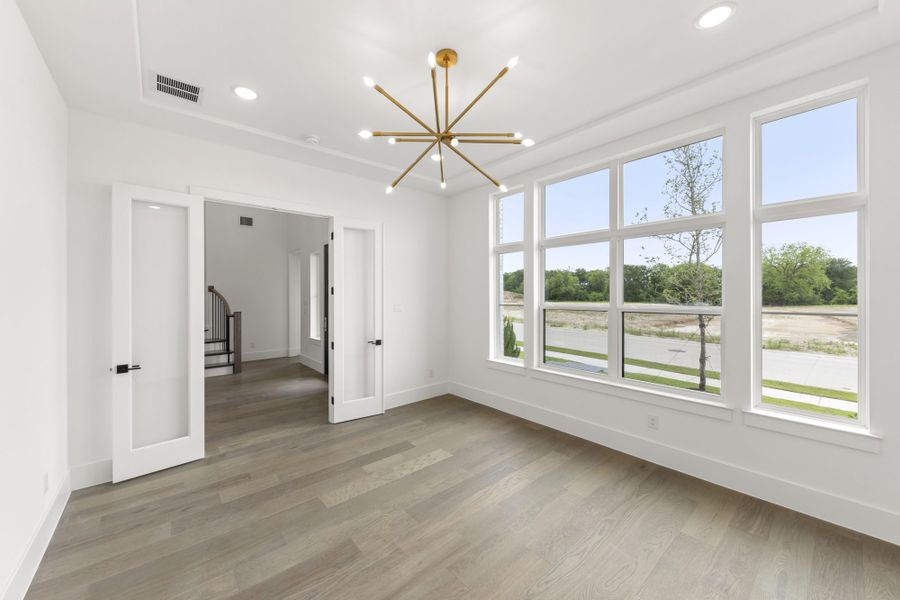 Representative unfurnished interior of a home built from the 7042 by Tradition Homes in Mustang Lakes, McKinney (Image 16).