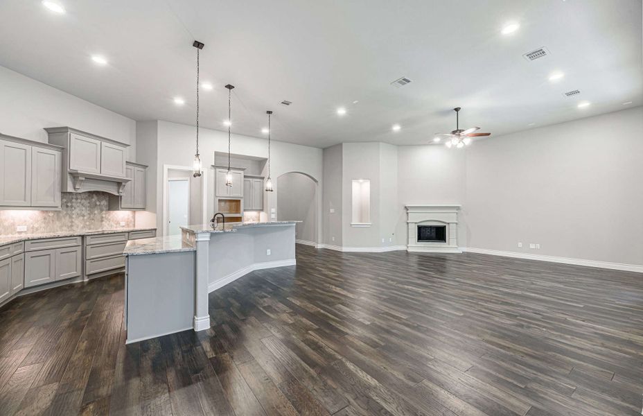 Representative furnished interior of a home built from the 3326 by Ravenna Homes in Cross Creek West, Fulshear (Image 11).