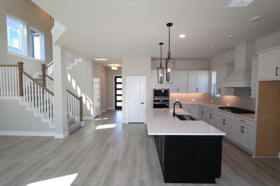 Furnished interior view inside a new home in Pomona 40' Homesites, Manvel (Image 23). Furnished interior view inside a new home in Pomona 40' Homesites, Manvel (Image 23).