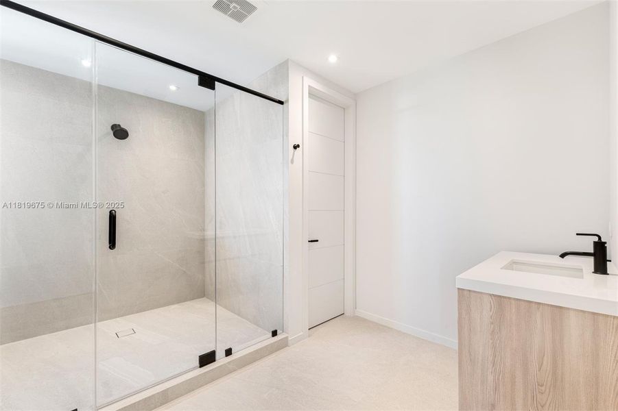 Spacious, unfurnished interior of a new home in , Key Largo (Image 13). Spacious, unfurnished interior of a new home in , Key Largo (Image 13).