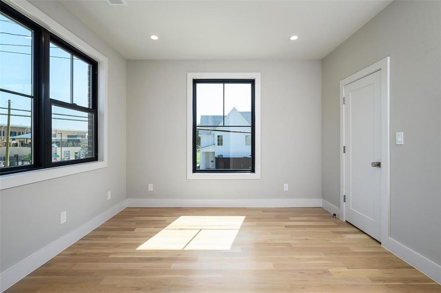 Spacious, unfurnished interior of a new home in , Dallas (Image 21).