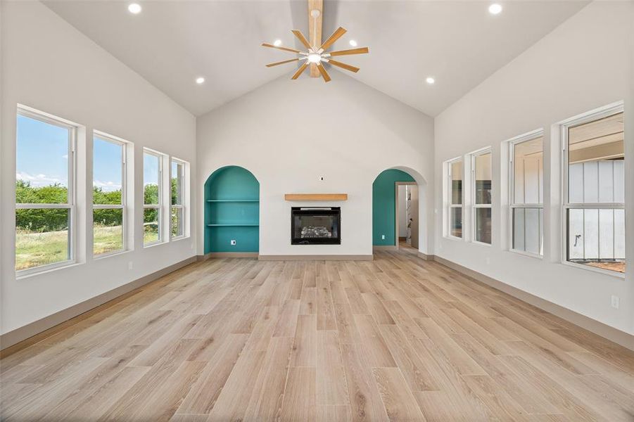 Spacious, unfurnished interior of a new home in , Joshua (Image 21).