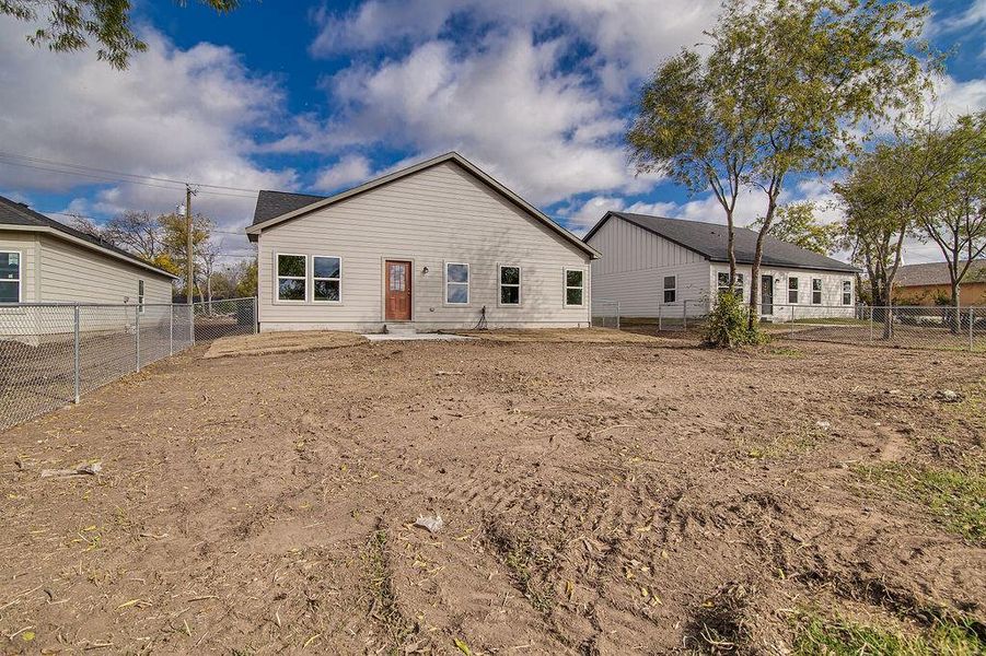 Exterior details and patio area of a home in , Fort Worth (Image 14).