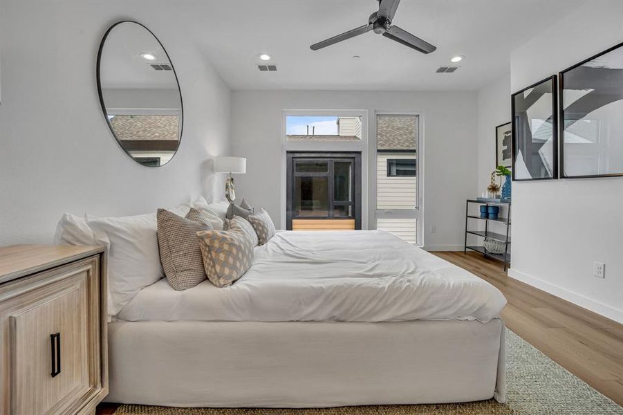 Furnished interior view inside a new home in , Dallas (Image 31).