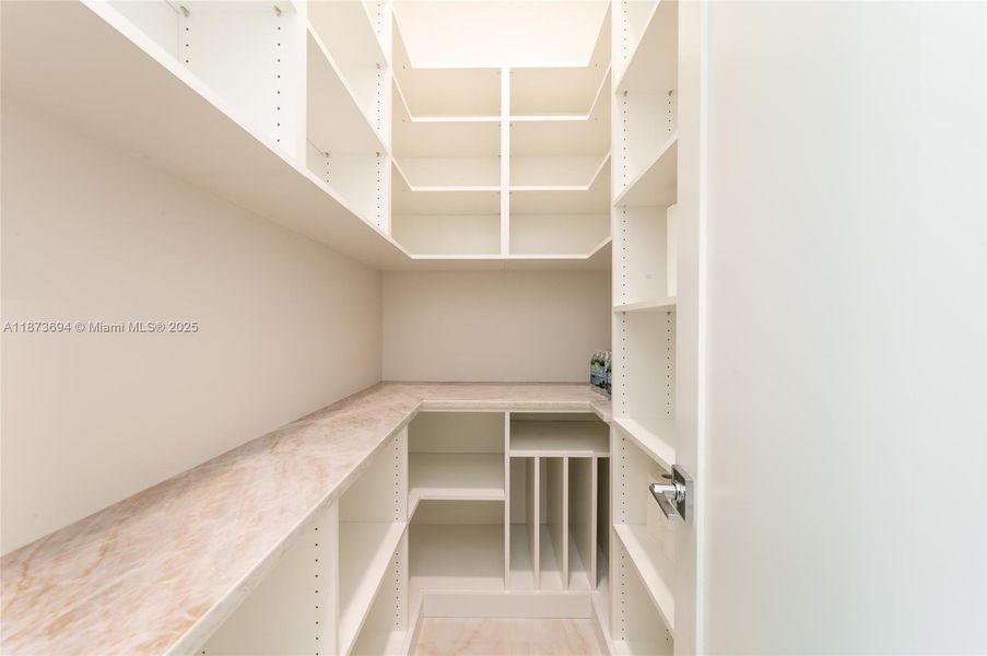 Image 53 of a home in .