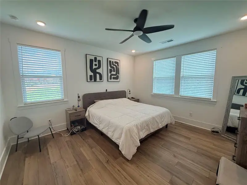 Furnished interior view inside a new home in Park Vue, Atlanta (Image 8).
