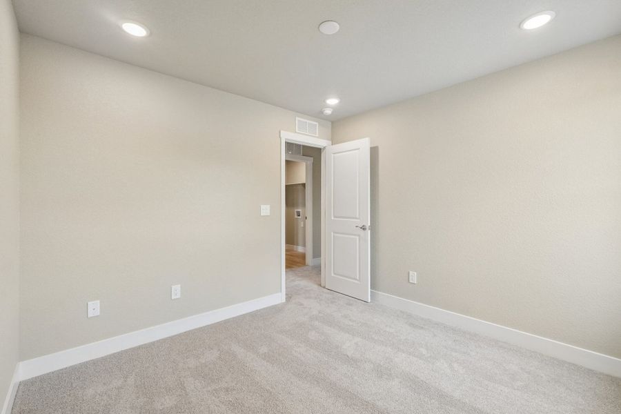 Spacious, unfurnished interior of a new home in The Trails at Aspen Ridge, Colorado Springs (Image 48).