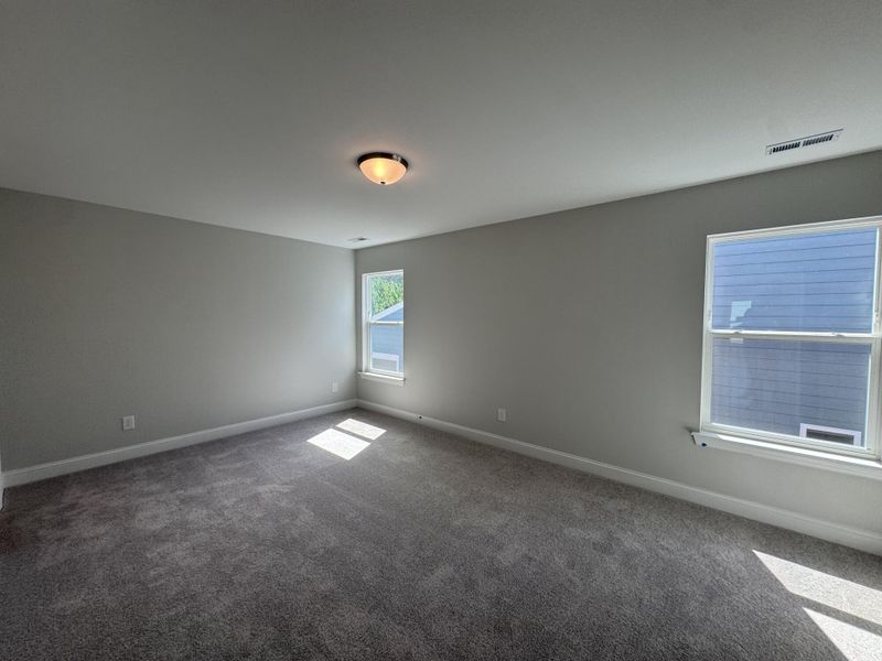 Spacious, unfurnished interior of a new home in The Enclave at Laurelbrook, Sherrills Ford (Image 25).