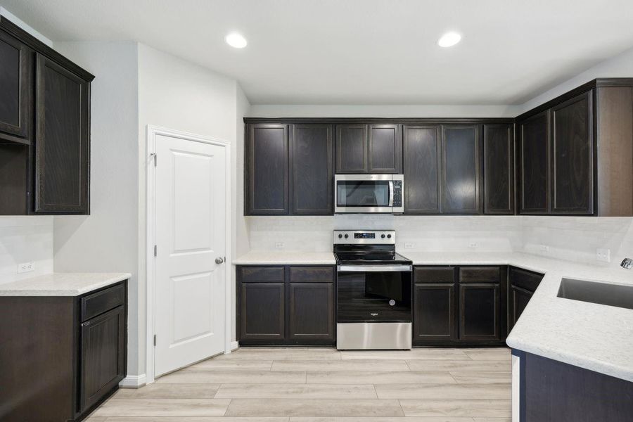 Kitchen w/ SS appliances