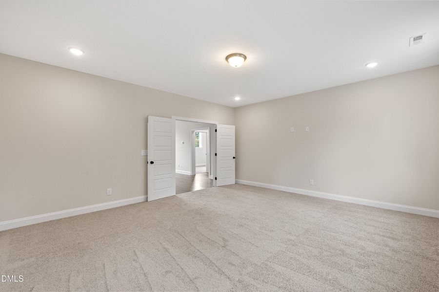 Spacious, unfurnished interior of a new home in Baylee Ridge, Selma (Image 25).