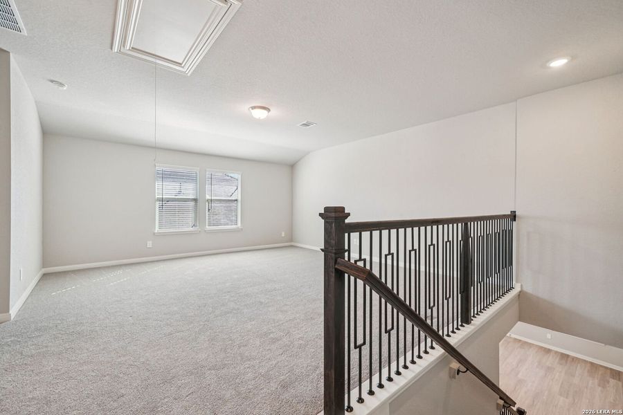 Spacious, unfurnished interior of a new home in Estancia Ranch - Classic Series, San Antonio (Image 26).